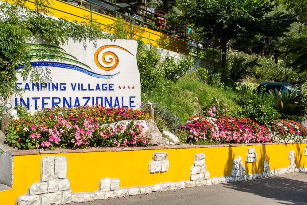 Camping Village Internazionale Sirolo Esterno foto