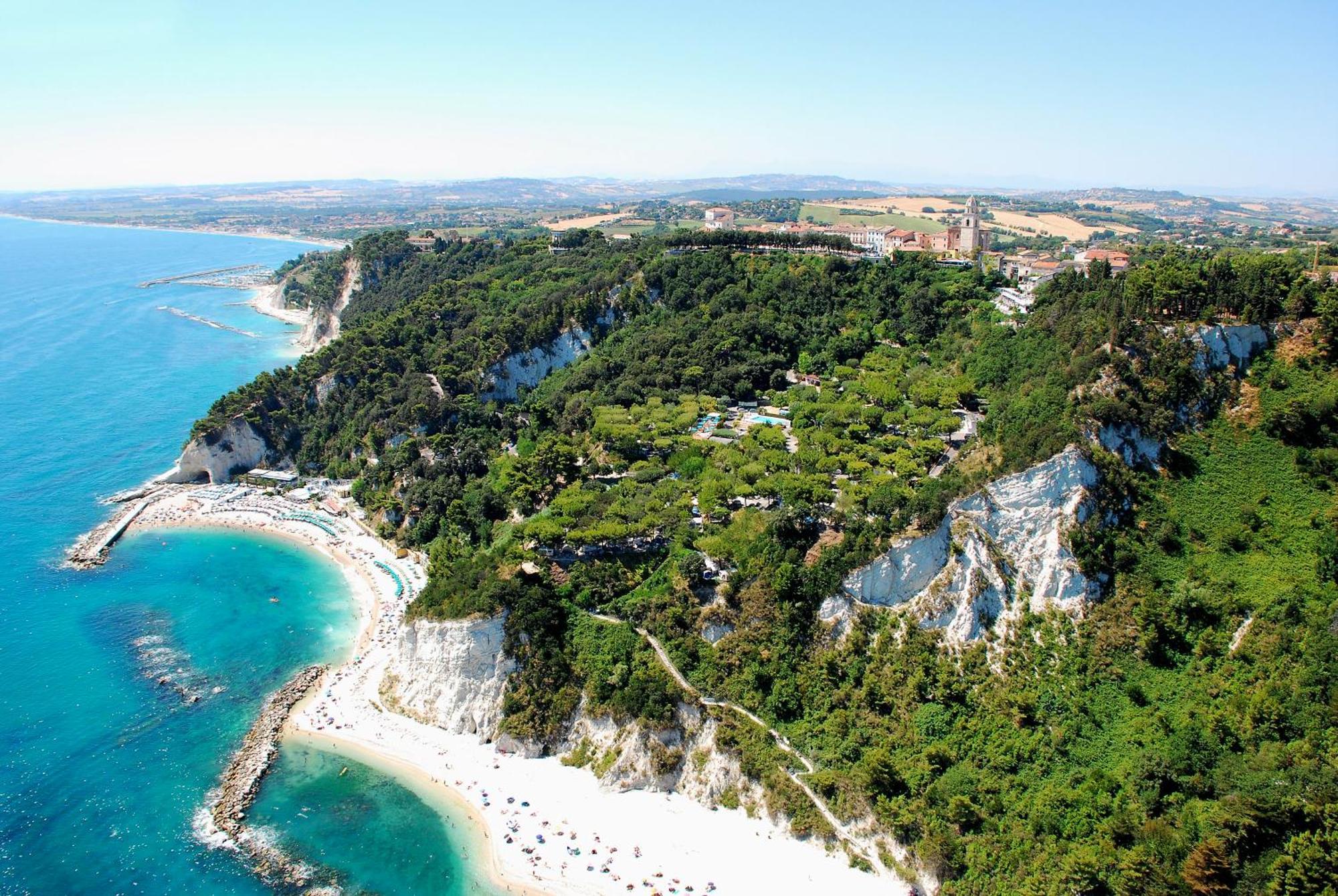 Camping Village Internazionale Sirolo Esterno foto