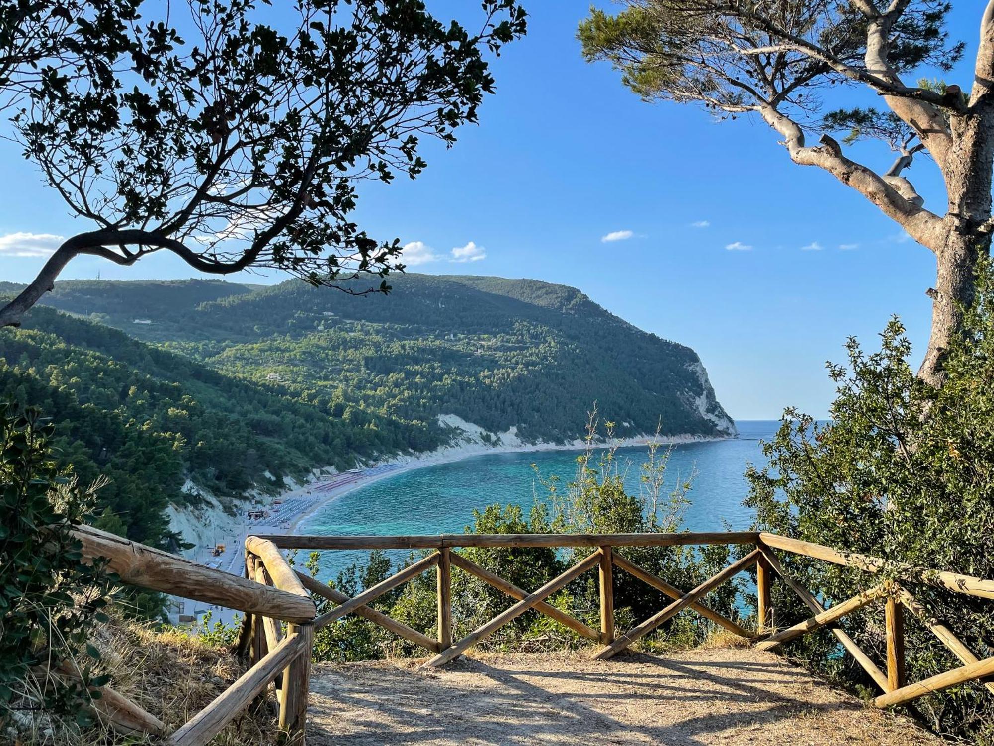 Camping Village Internazionale Sirolo Esterno foto