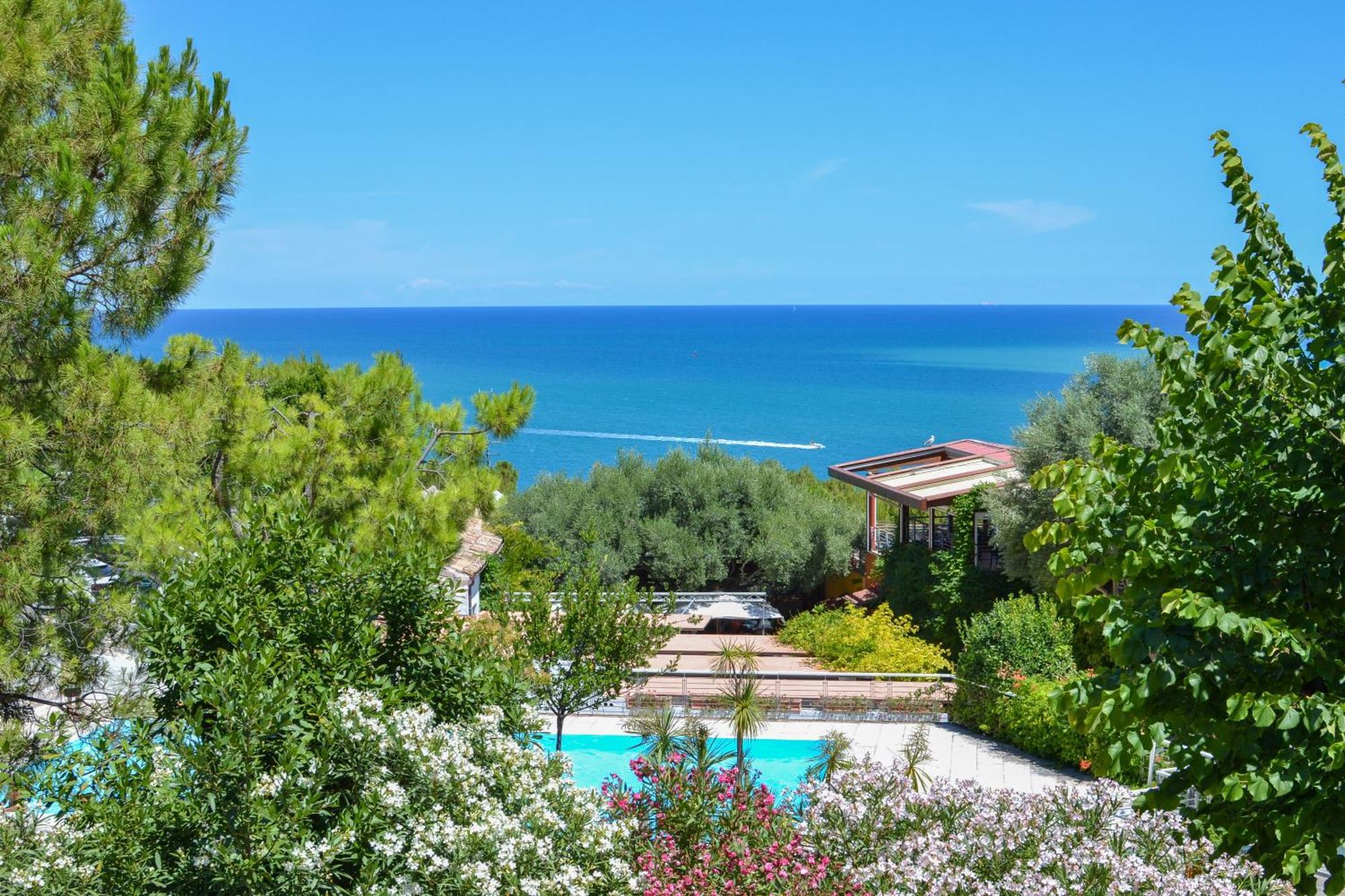 Camping Village Internazionale Sirolo Esterno foto